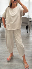 Load image into Gallery viewer, Alana lightweight set
