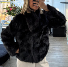 Load image into Gallery viewer, Amy faux fur jacket
