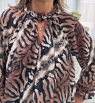 Load image into Gallery viewer, Anne animal print blouse
