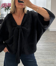 Load image into Gallery viewer, Billi bow jumper
