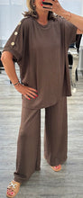 Load image into Gallery viewer, Billi button shoulder set
