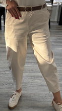 Load image into Gallery viewer, Binksy magic barrel pant
