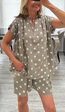 Load image into Gallery viewer, Bonnie polka dot short set
