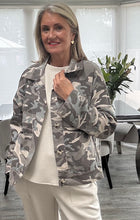 Load image into Gallery viewer, Cate camouflage jacket

