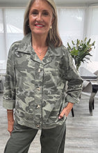 Load image into Gallery viewer, Cate camouflage jacket

