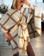 Load image into Gallery viewer, Claudia cape
