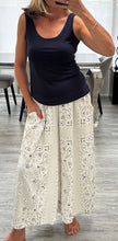 Load image into Gallery viewer, Coleen printed culotte trouser
