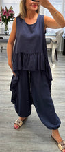 Load image into Gallery viewer, Dolly sleeveless set
