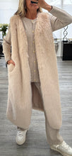 Load image into Gallery viewer, Fern luxury faux fur gilet
