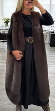 Load image into Gallery viewer, Fern luxury faux fur gilet
