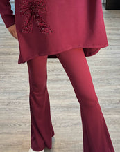 Load image into Gallery viewer, Flick flared legging
