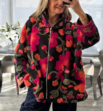 Load image into Gallery viewer, Florie floral fleece jacket

