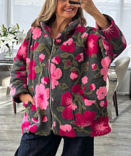 Load image into Gallery viewer, Florie floral fleece jacket
