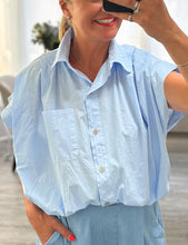 Load image into Gallery viewer, Gabbie bubble hem shirt
