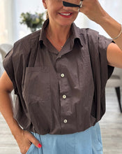 Load image into Gallery viewer, Gabbie bubble hem shirt
