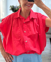 Load image into Gallery viewer, Gabbie bubble hem shirt
