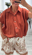 Load image into Gallery viewer, Gabbie bubble hem shirt
