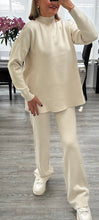 Load image into Gallery viewer, Gaby gold button shoulder set
