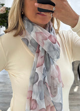 Load image into Gallery viewer, Harper heart scarf
