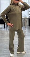 Load image into Gallery viewer, Kendall knitted set

