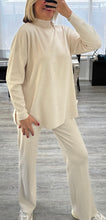Load image into Gallery viewer, Kendall knitted set
