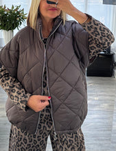 Load image into Gallery viewer, Kiki quilted gilet
