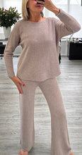Load image into Gallery viewer, Kitty knitted set
