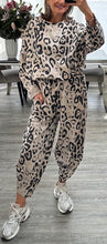 Load image into Gallery viewer, Lainey leopard print set
