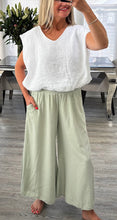 Load image into Gallery viewer, Lottie v neck linen top
