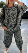 Load image into Gallery viewer, Lucia leopard print set
