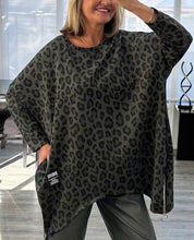 Load image into Gallery viewer, Nicky leopard print zip top
