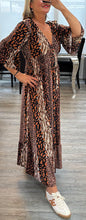 Load image into Gallery viewer, Polly v neck printed maxi
