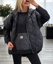 Load image into Gallery viewer, Quinn quilted pocket top
