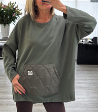 Load image into Gallery viewer, Quinn quilted pocket top
