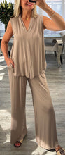 Load image into Gallery viewer, Sienna sleeveless set
