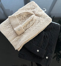 Load image into Gallery viewer, Snowflake Hat and Scarf Set
