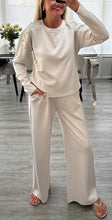 Load image into Gallery viewer, Sophia studded set
