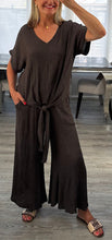 Load image into Gallery viewer, Tara tie front culotte set
