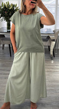 Load image into Gallery viewer, Tilly v neck T
