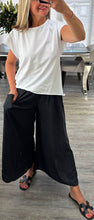 Load image into Gallery viewer, Tilly v neck T
