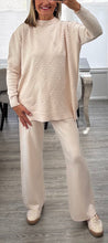 Load image into Gallery viewer, Willow knitted set
