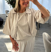 Load image into Gallery viewer, Zena Lightweight zip jacket
