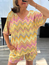 Load image into Gallery viewer, Zena zig zag short set
