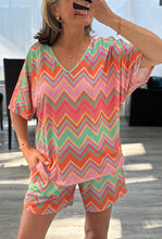 Load image into Gallery viewer, Zena zig zag short set
