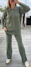 Load image into Gallery viewer, Zena knitted zip set
